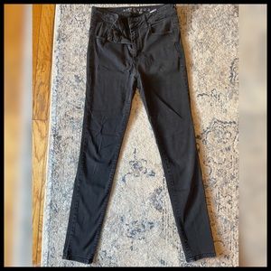 American Eagle Hi-Rise Jegging in Black size 8 Long